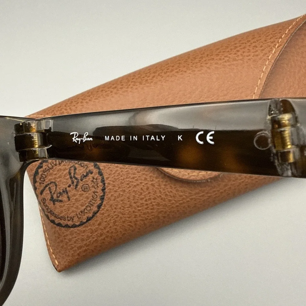 Ray-Ban Wayfarer Folding Classic Tortoise Frame w/ Ray-Ban Travel Case -Vintage